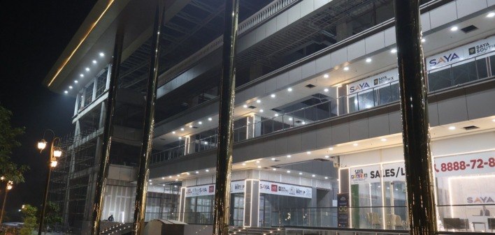 Saya Piazza - Exterior